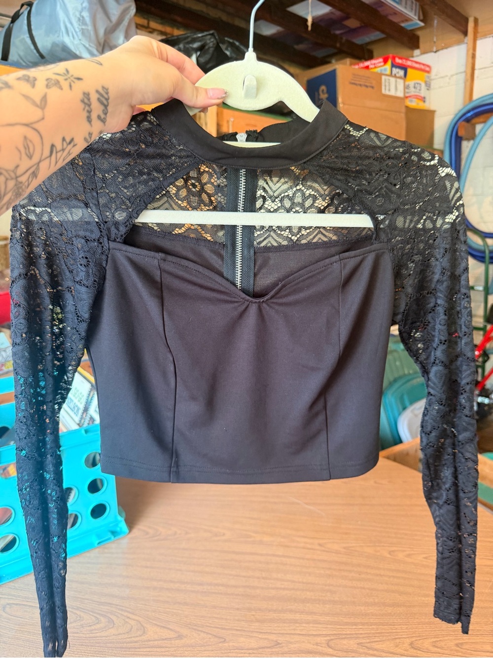 SHEIN Black Lace Long-Sleeve Crop Top